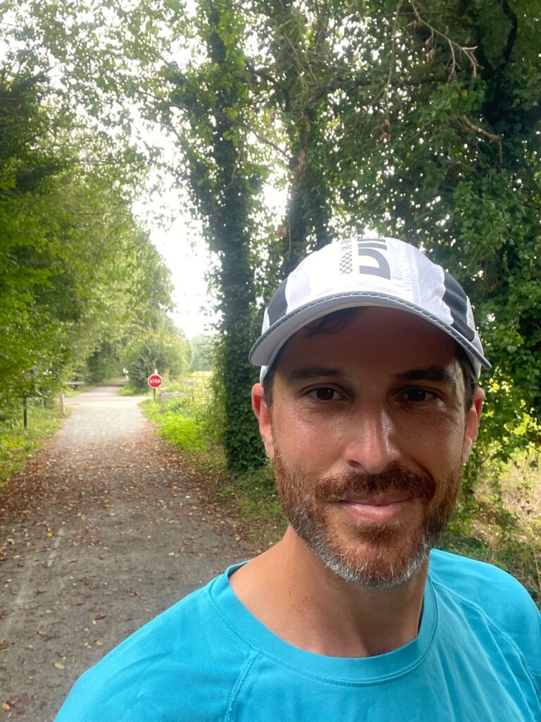 test casquette de trail lebob.fr avec le blog fibre running